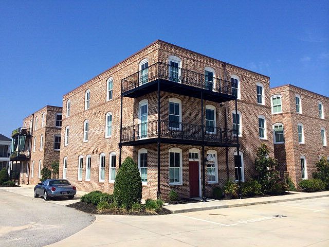 1st image of 450 Railroad Avenue #3-C