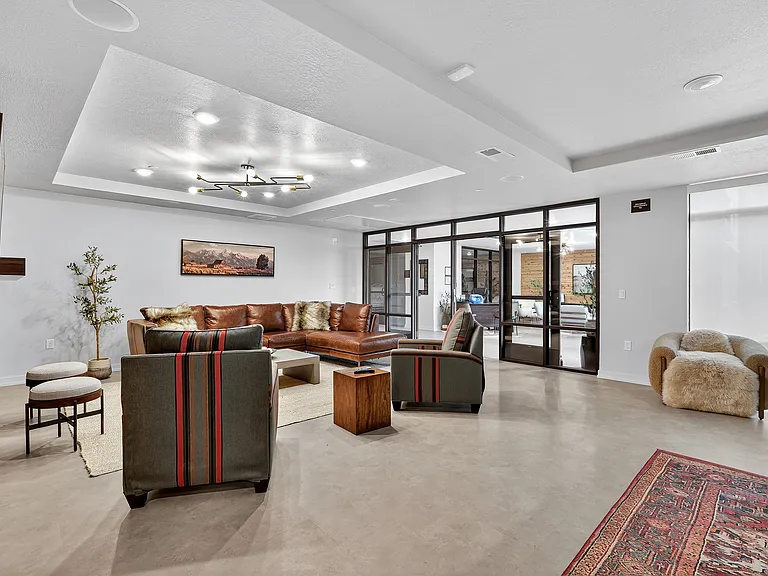 Riverwalk Apartments — Photo 14