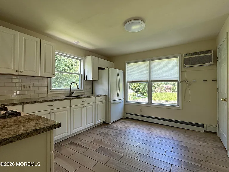 236 W Farms Rd — Photo 6