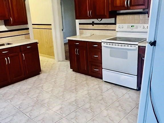 4th image of 60 Heaton Ave #1