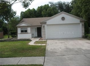1635 Weaver Dr, Lutz, FL 33559