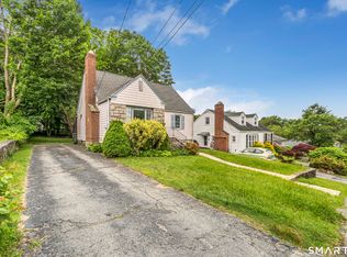 214 Thames Street, New London, CT 06320