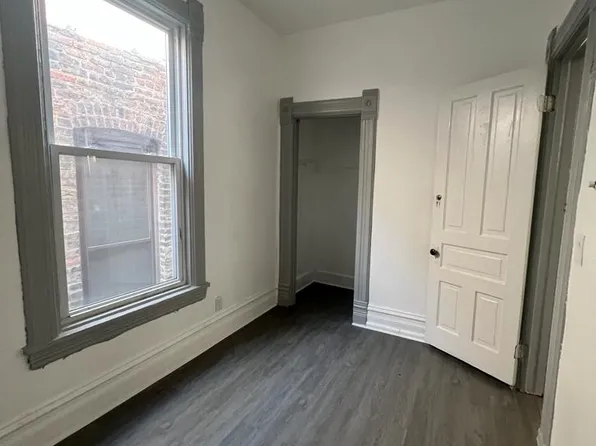 1519 W Taylor St #2, Chicago, IL 60607