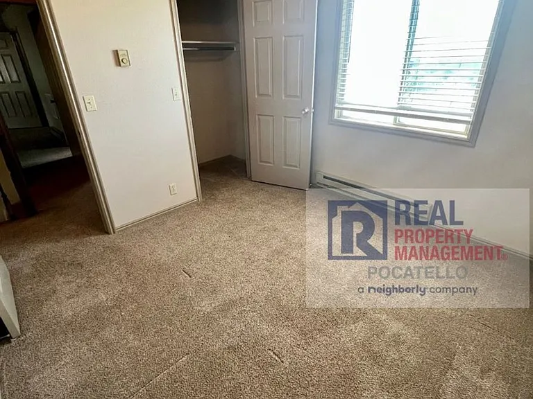1247 Holman Ave — Photo 13