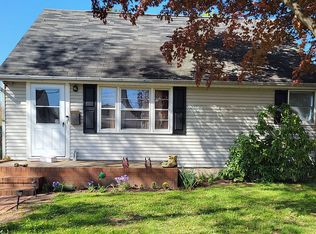 12 Benson Ln, Hamilton, NJ 08610