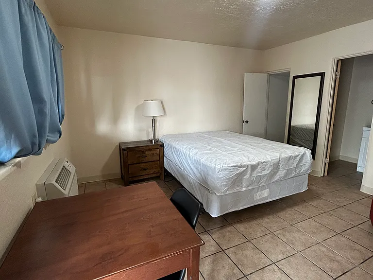 1302 N Date St #10 — Photo 2