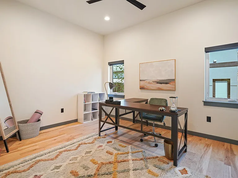 36 SW Roosevelt Ave — Photo 15