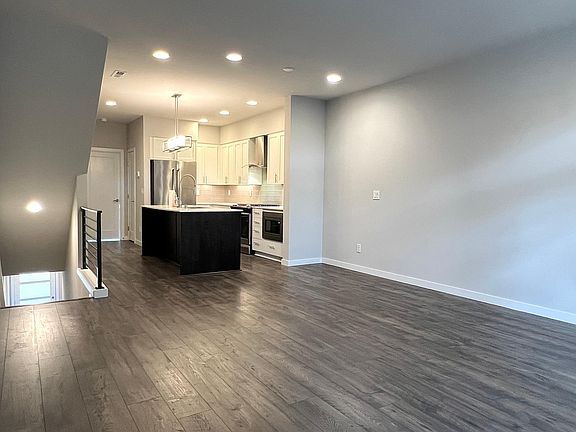 4th image of 13909 NE 15th Ct #38