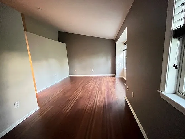 4043 Waterford Dr — Photo 29