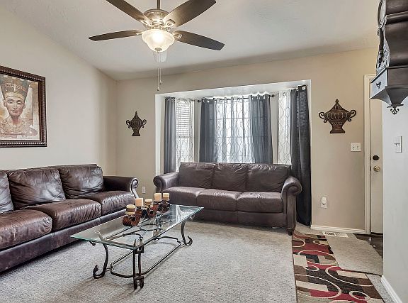 3rd image of 6922 S Starflowerway W