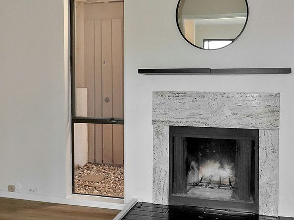 5th image of 40 Harbor Oak Dr #11