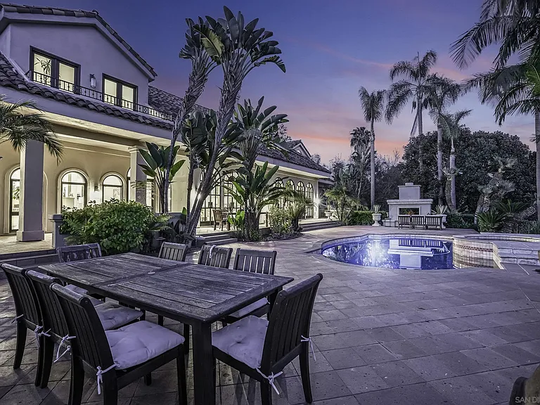 Swimming Pool/Hot Tub/Sauna