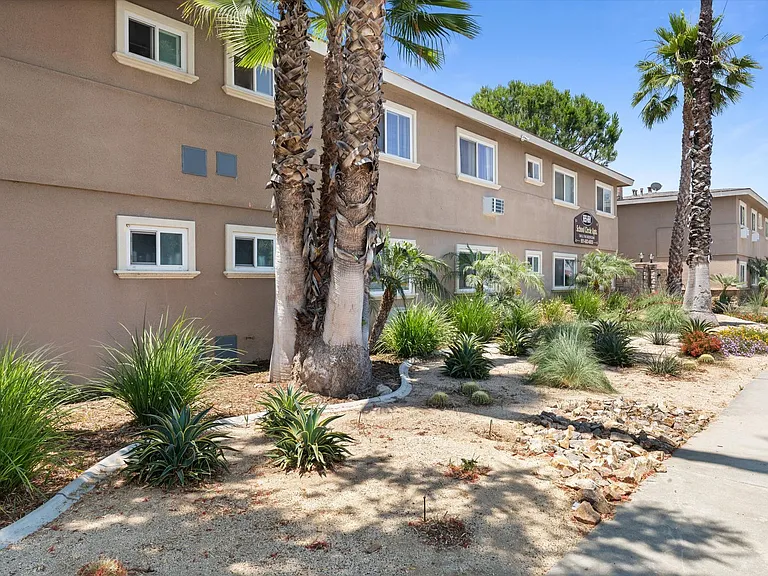 School Circle Apartments - Riverside, CA — Photo 68