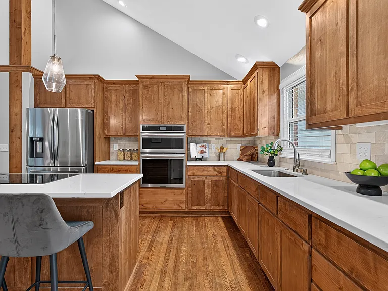 6232 Woodson Rd — Photo 21