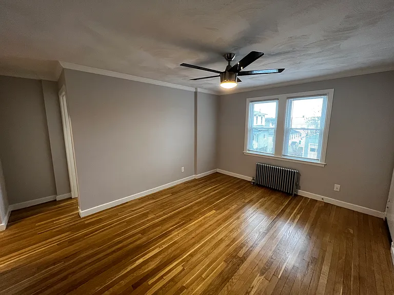 110 Leeds St — Photo 12