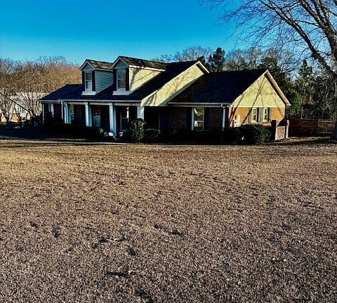 2nd image of 110 Berry Patch Ln