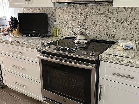 2nd image of 9865 Seacrest Cir APT 201
