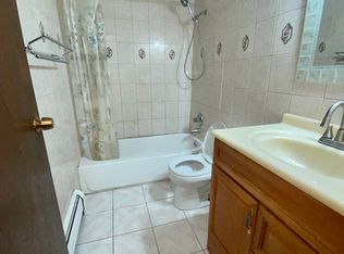 256 Shorewood Dr APT 2C, Glendale Heights, IL 60139