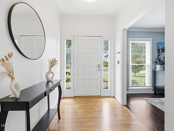 5th image of 213 Club Oak Ct