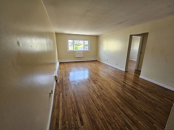 2nd image of 80 Farmington Ave APT B8
