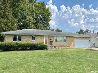 1010 N State St, Lincoln, IL 62656