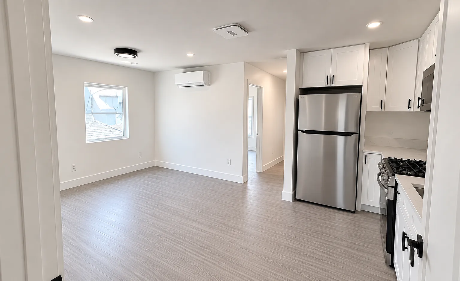 2 bed, 728 sqft, $3,100 — Photo 4