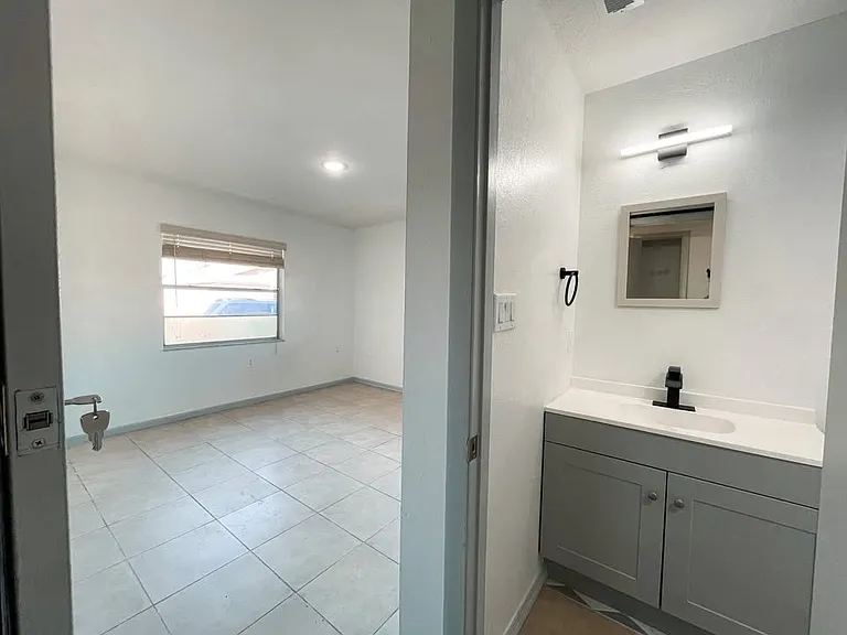 1054 Buccaneer Dr #1054 — Photo 3