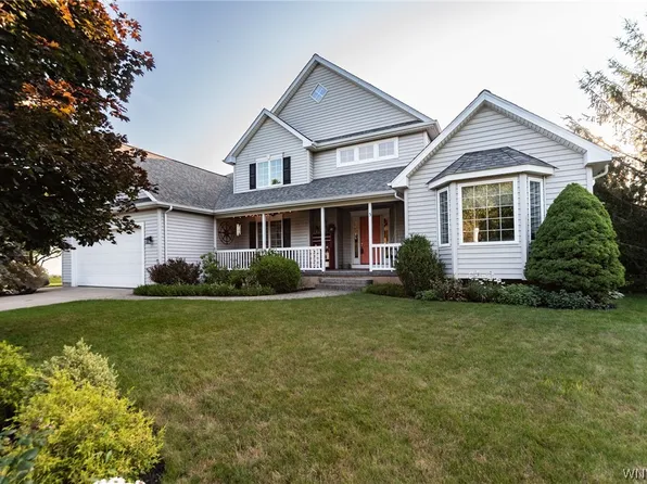 3 Stoneridge Ln, Akron, NY 14001