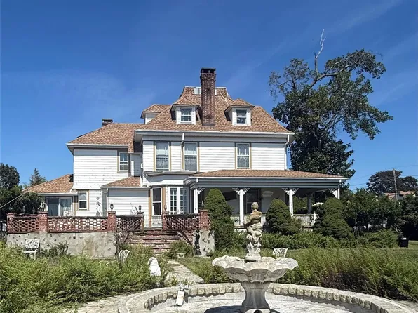 436 Bay Avenue, East Patchogue, NY 11772