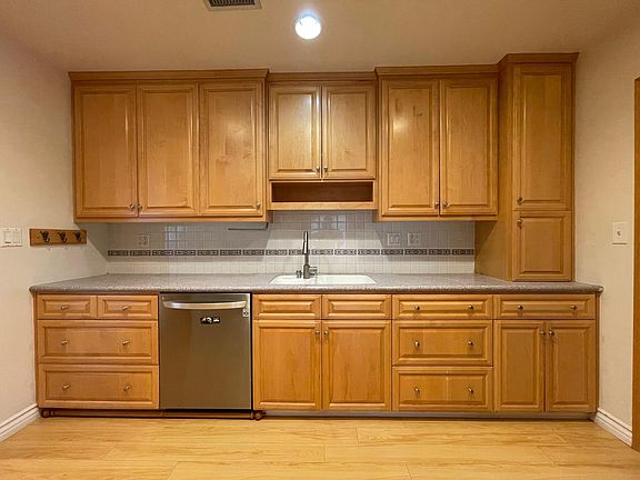 4th image of 225 Brightview Dr