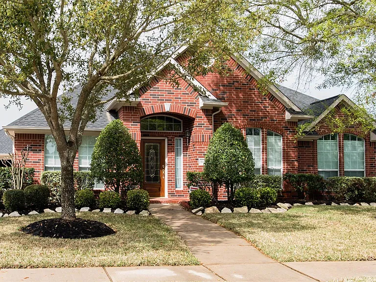 9115 Sunny Ridge Dr — Photo 1