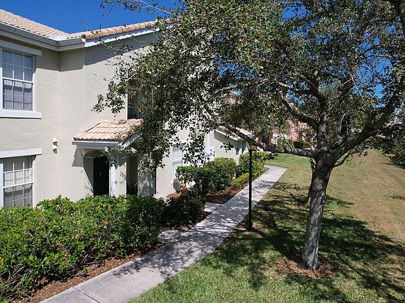 3rd image of 128 SW Peacock Blvd APT 15-104
