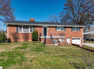 6 Oakwood Ave, Taylors, SC 29687