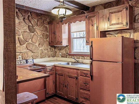 11th image of 5211 Fir Ln