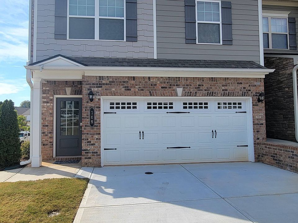 1st image of 105 Bromes St