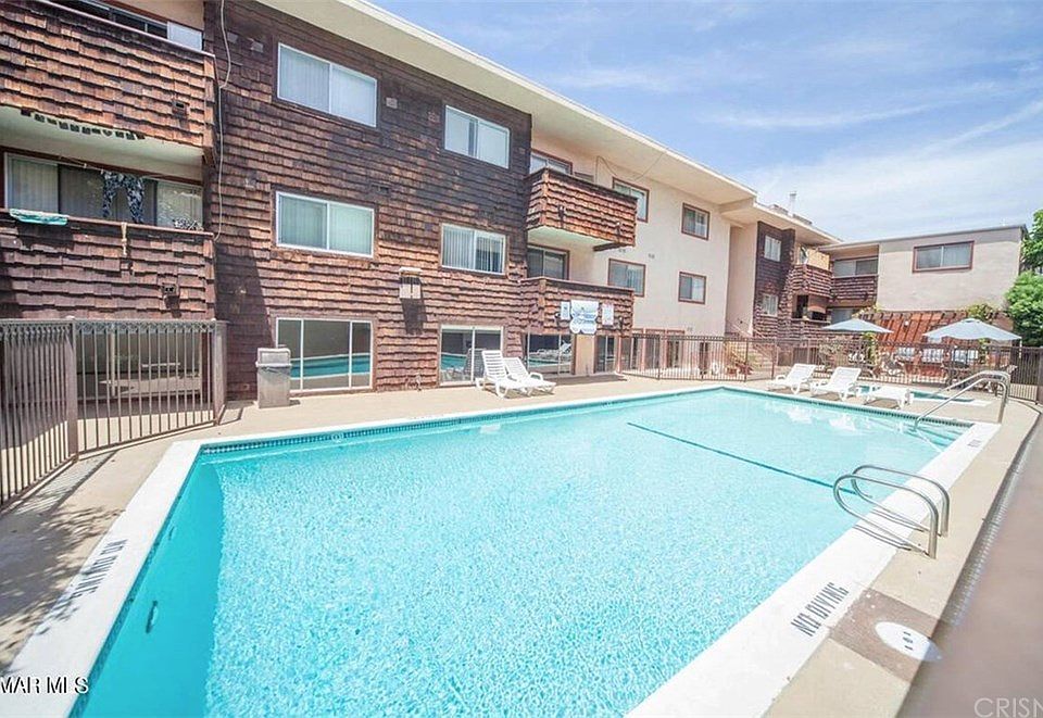 1st image of 5403 Newcastle Ave APT 66