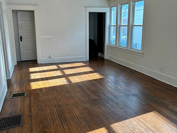 2nd image of 2722 N Peoria Ave