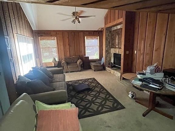 4th image of 114 Dewitt Cir