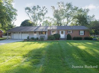 7686 Walnut Ave, Jenison, MI 49428