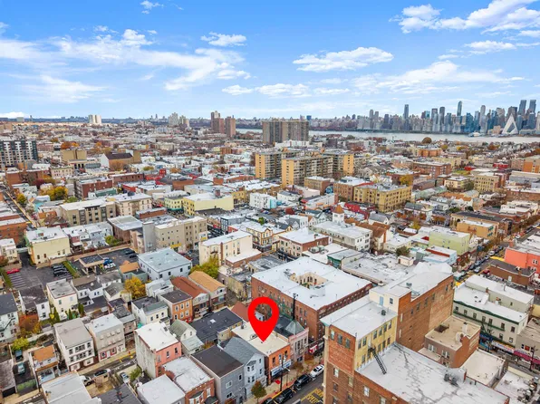 510 43rd Street image 9 of 32