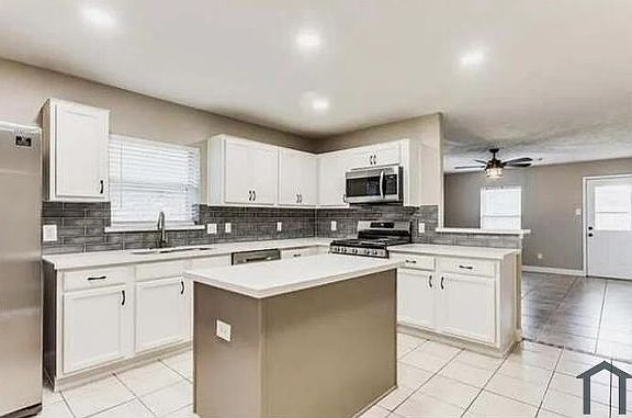 4th image of 5903 Horse Prairie Dr