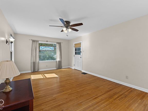 4th image of 115 S 11th Ave