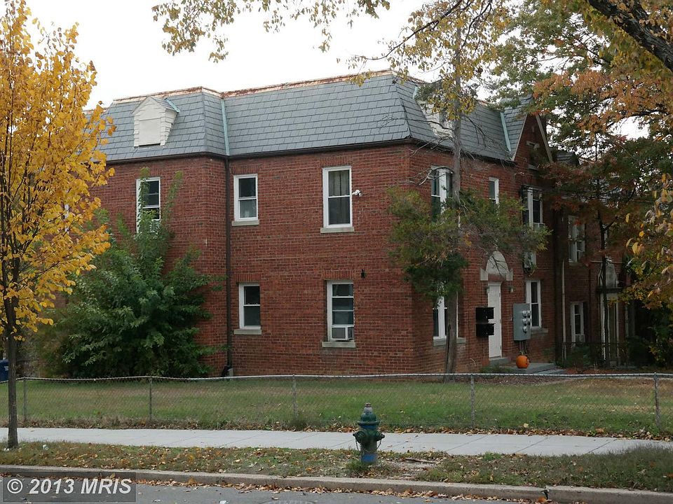 2nd image of 4722 3rd St NW