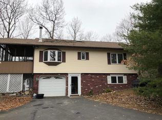 241 Fox Rd, Dingmans Ferry, PA 18328