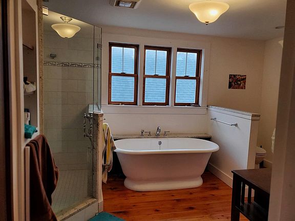4th image of 7 Essex St