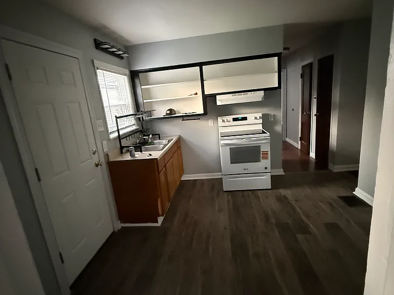 2043 N Glenridge Dr #1 — Photo 1