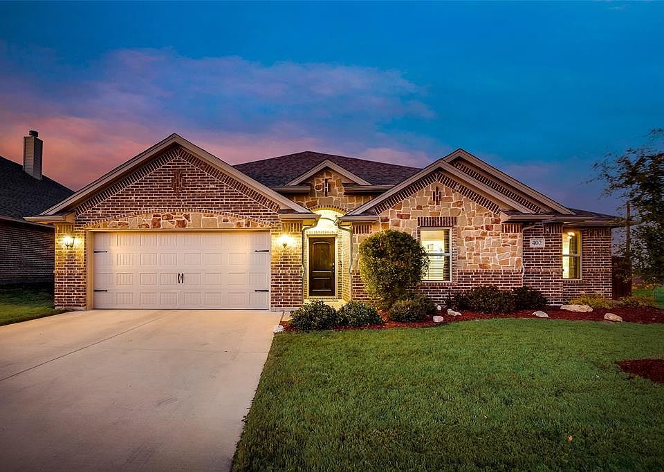 1st image of 402 Lone Star Dr