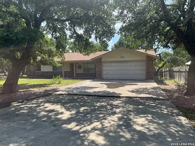 3 bed, 2.0 bath, 1332 sqft, $1,525 — Photo 1