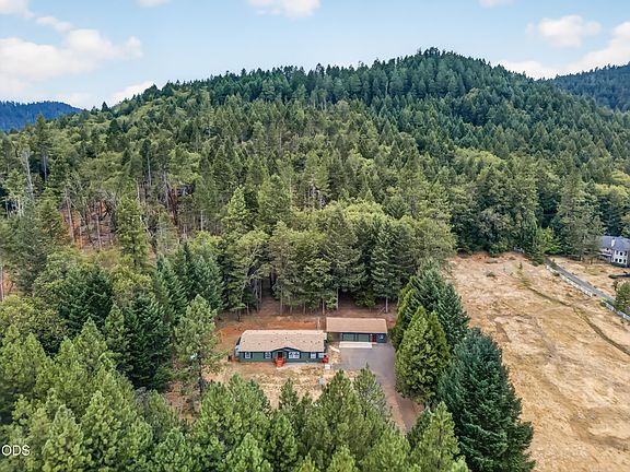 3rd image of 530 Ingalls Ln