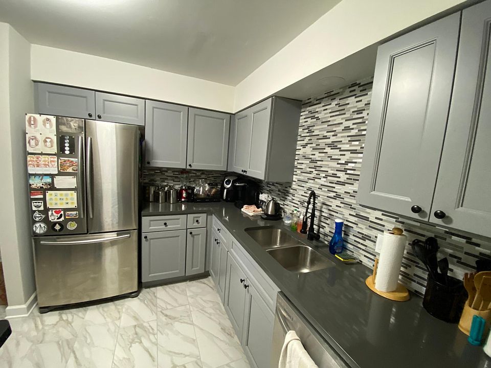 1st image of 2327 Ogden Ave APT 9